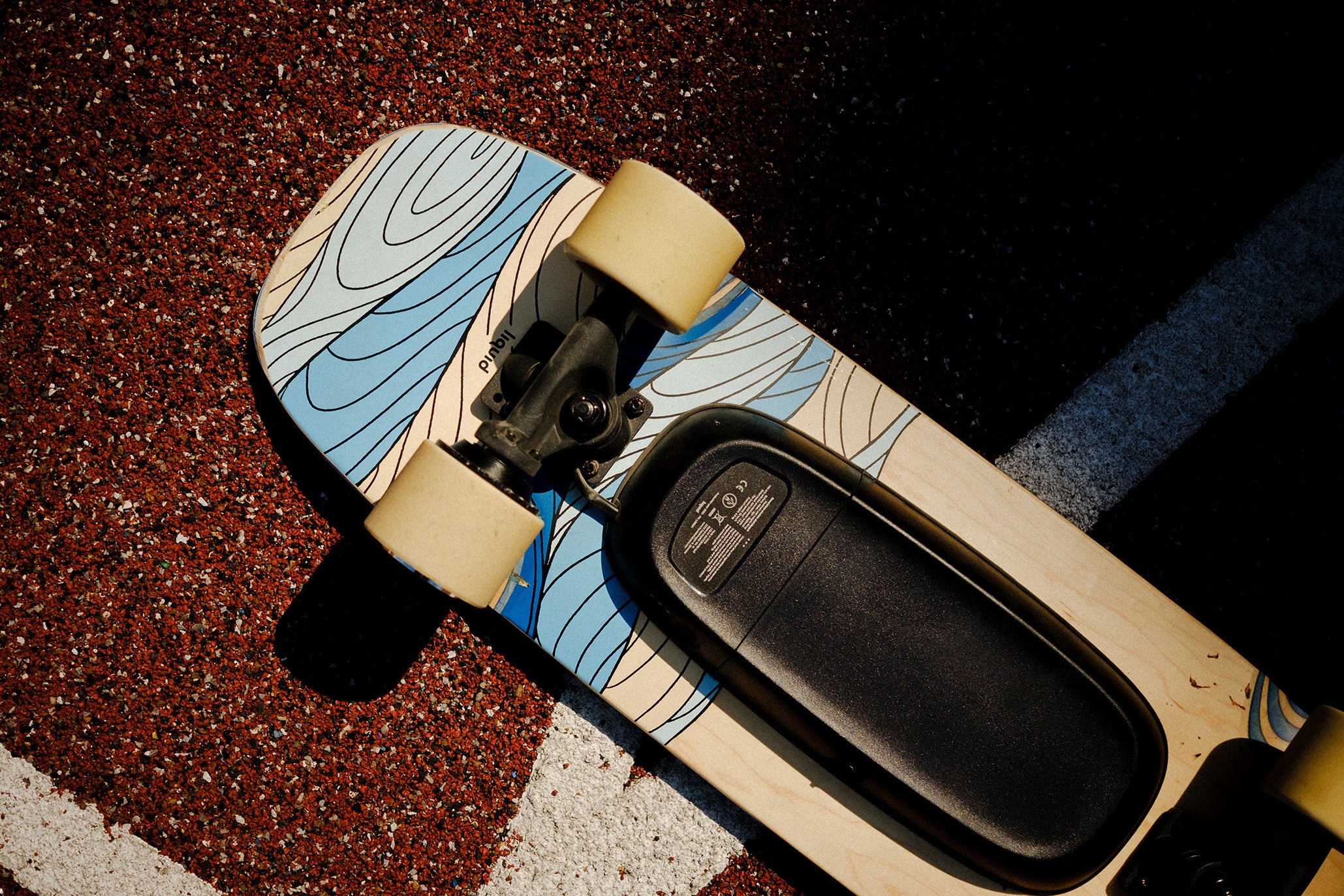 ホワイト 電動スケボー スリムデザイン Liquid Skateboard - Japan